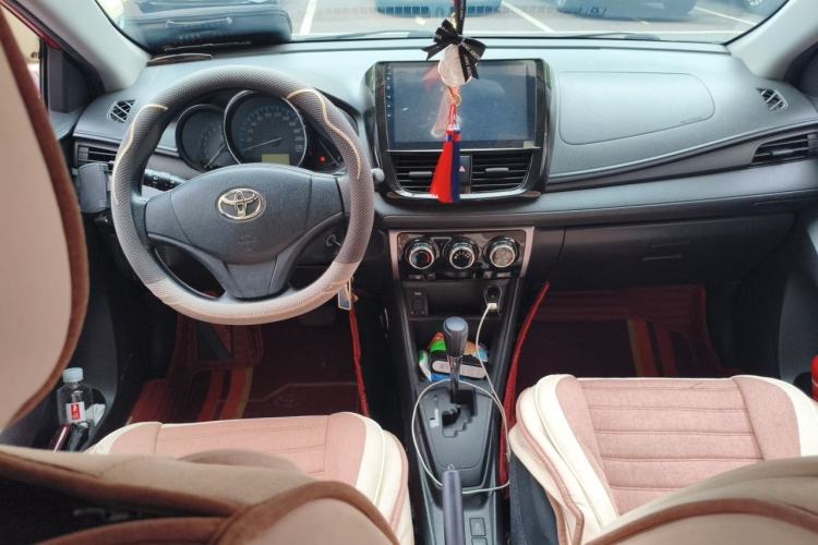 Used Toyota YARiS L Zhi Xuan 2016 Revised 1.5E CVT Charming Edition Center Console