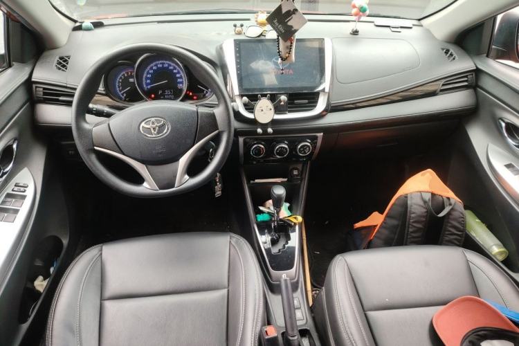 Used Toyota YARiS L Zhi Xuan 2016 Revised Version 1.5G CVT with Dynamic Sunroof Center Console