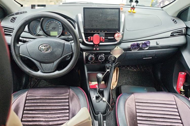 Used Toyota YARiS L Zhi Xuan 2016 Revised 1.5E CVT Charming Edition Center Console