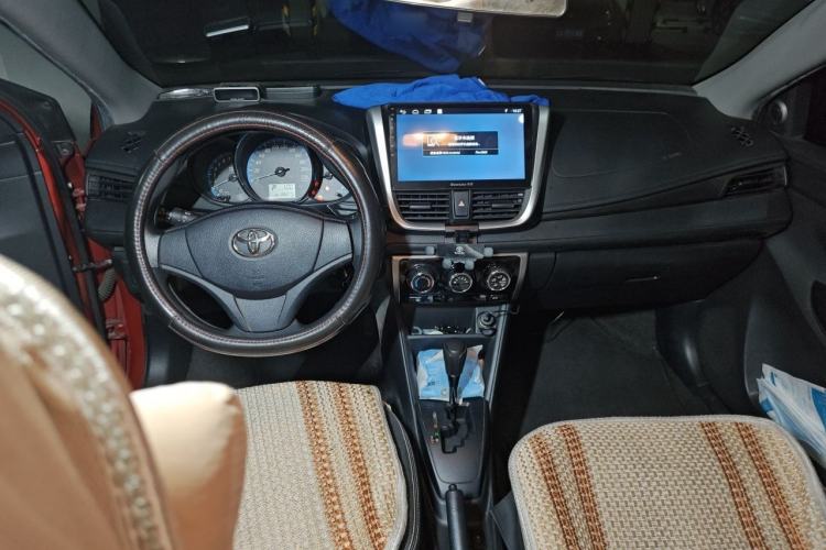 Used Toyota YARiS L Zhi Xuan 2016 Revised 1.5E CVT Charming Edition Center Console