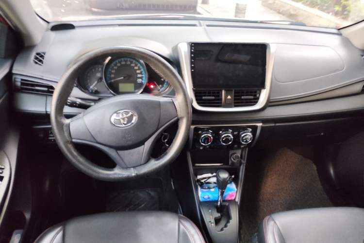 Used Toyota YARiS L Zhi Xuan 2016 Revised 1.5E CVT Charming Edition Center Console