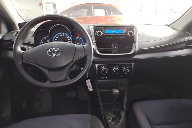 Used Toyota YARiS L Zhi Xuan 2016 Revised 1.5E CVT Charming Edition Center Console