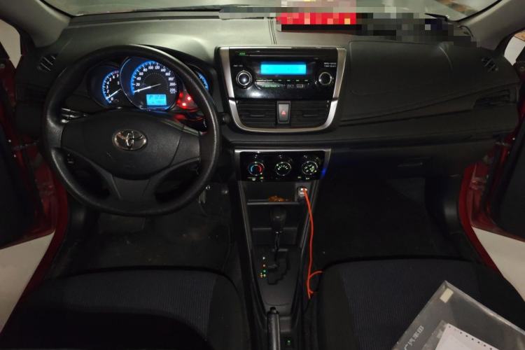 Used Toyota YARiS L Zhi Xuan 2016 Revised 1.5E CVT Charming Edition Center Console