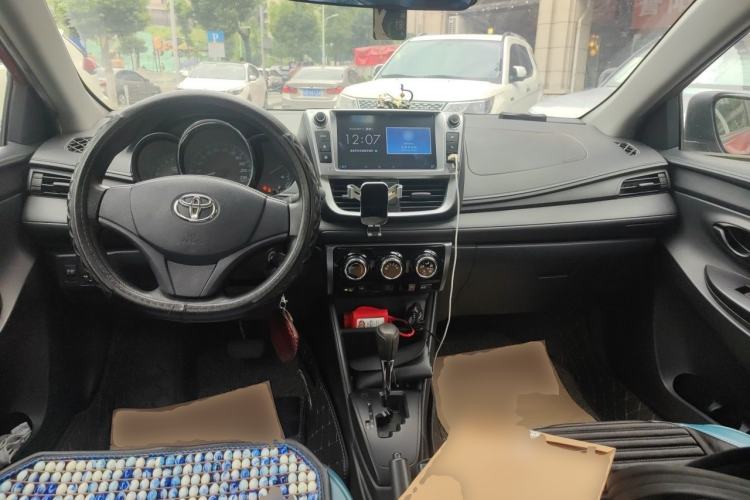 Used Toyota YARiS L Zhi Xuan 2016 Revised 1.5E CVT Charming Edition Center Console