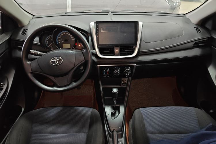 Used Toyota YARiS L Zhi Xuan 2016 Revised 1.5E CVT Charming Edition Center Console