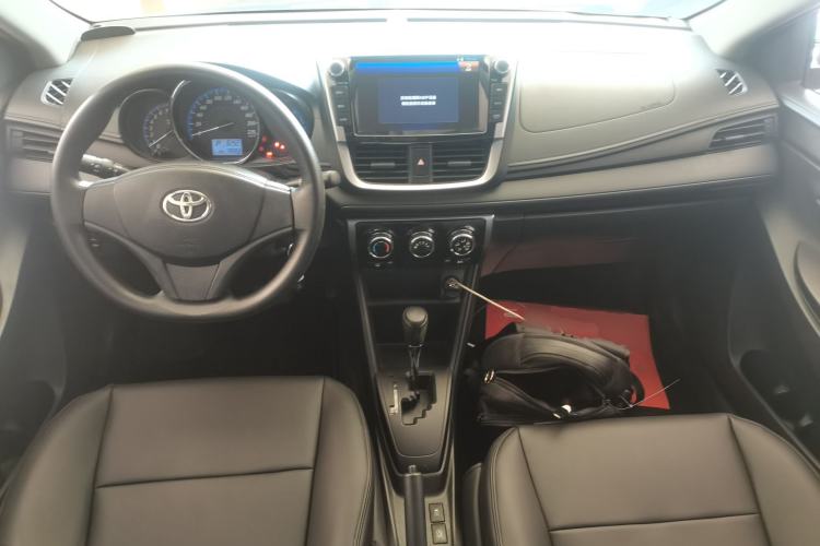 Used Toyota YARiS L Zhi Xuan 2016 Revised 1.5E CVT Charming Edition Center Console