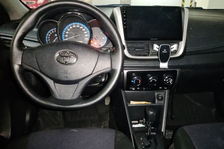 Used Toyota YARiS L Zhi Xuan 2016 Revised 1.5E CVT Charming Edition Center Console