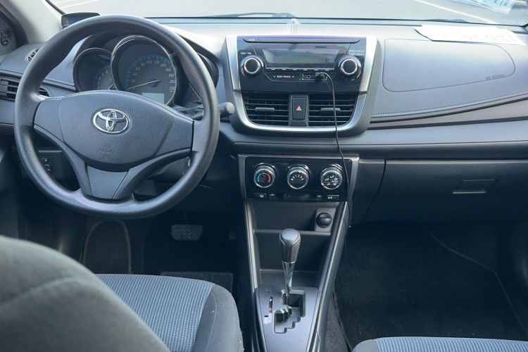 Used Toyota YARiS L Zhi Xuan 2016 Revised 1.5E CVT Charming Edition Center Console