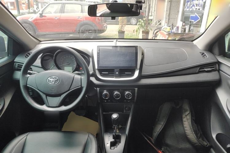 Used Toyota YARiS L Zhi Xuan 2016 Revised 1.5E CVT Charming Edition Center Console