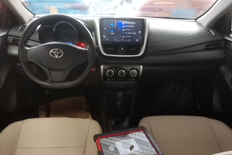 Used Toyota YARiS L Zhi Xuan 2016 Revised 1.5E CVT Charming Edition Center Console