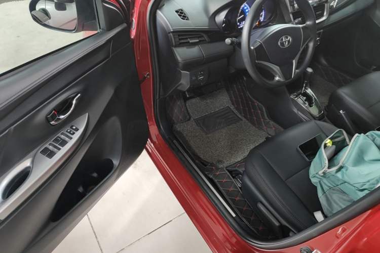 Used Toyota YARiS L Zhi Xuan 2016 Revised Version 1.5G CVT with Dynamic Sunroof Driver Seat