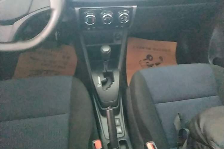 Used Toyota YARiS L Zhi Xuan 2016 Revised 1.5E CVT Charming Edition Gear Lever