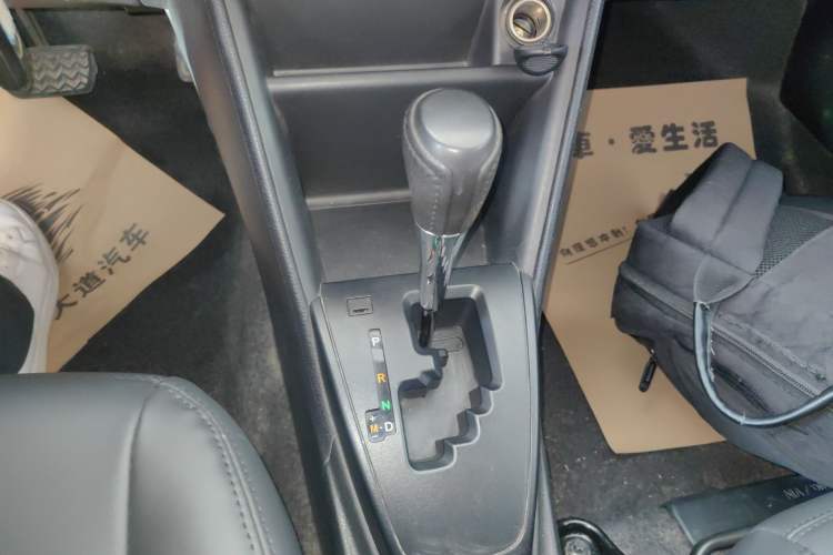 Used Toyota YARiS L Zhi Xuan 2016 Revised 1.5E CVT Charming Edition Gear Lever