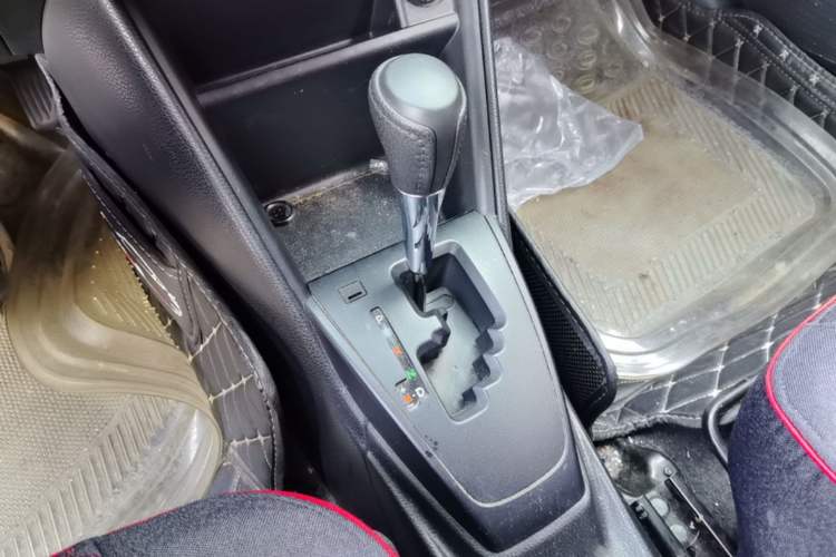 Used Toyota YARiS L Zhi Xuan 2016 Revised 1.5E CVT Charming Edition Gear Lever