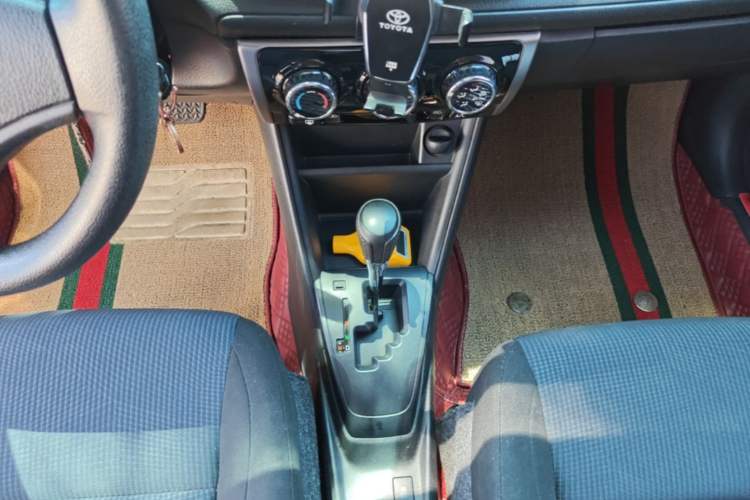 Used Toyota YARiS L Zhi Xuan 2016 Revised 1.5E CVT Charming Edition Gear Lever