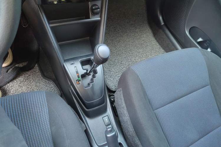 Used Toyota YARiS L Zhi Xuan 2016 Revised 1.5E CVT Charming Edition Gear Lever