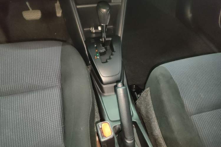 Used Toyota YARiS L Zhi Xuan 2016 Revised 1.5E CVT Charming Edition Gear Lever