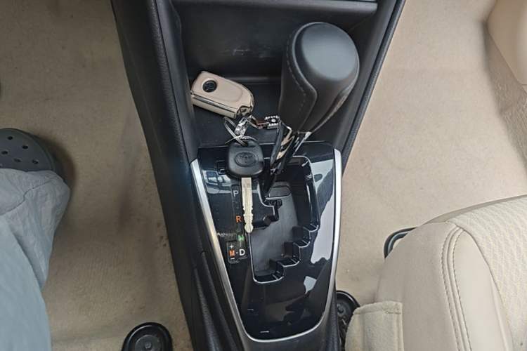 Used Toyota YARiS L Zhi Xuan 2016 Revised 1.5 GS CVT Agile Edition Gear Lever