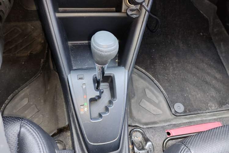 Used Toyota YARiS L Zhi Xuan 2016 Revised 1.5E CVT Charming Edition Gear Lever