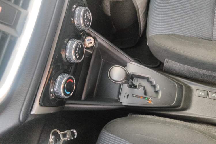 Used Toyota YARiS L Zhi Xuan 2016 Revised 1.5E CVT Charming Edition Gear Lever