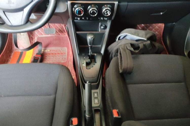 Used Toyota YARiS L Zhi Xuan 2016 Revised 1.5E CVT Charming Edition Gear Lever