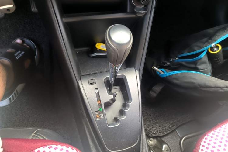 Used Toyota YARiS L Zhi Xuan 2016 Revised 1.5E CVT Charming Edition Gear Lever