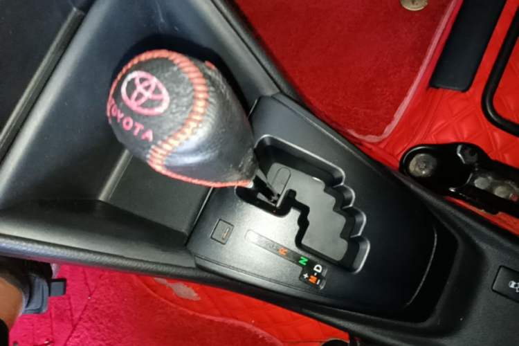 Used Toyota YARiS L Zhi Xuan 2016 Revised 1.5E CVT Charming Edition Gear Lever
