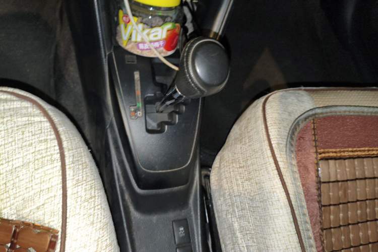 Used Toyota YARiS L Zhi Xuan 2016 Revised 1.5E CVT Charming Edition Gear Lever