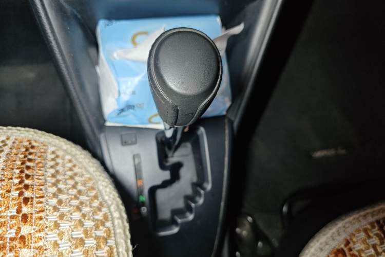 Used Toyota YARiS L Zhi Xuan 2016 Revised 1.5E CVT Charming Edition Gear Lever