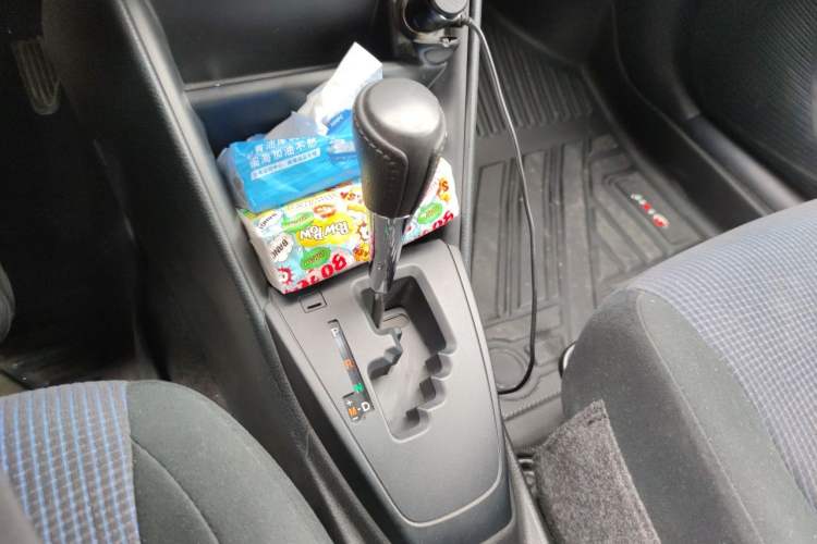 Used Toyota YARiS L Zhi Xuan 2016 Revised 1.5E CVT Charming Edition Gear Lever