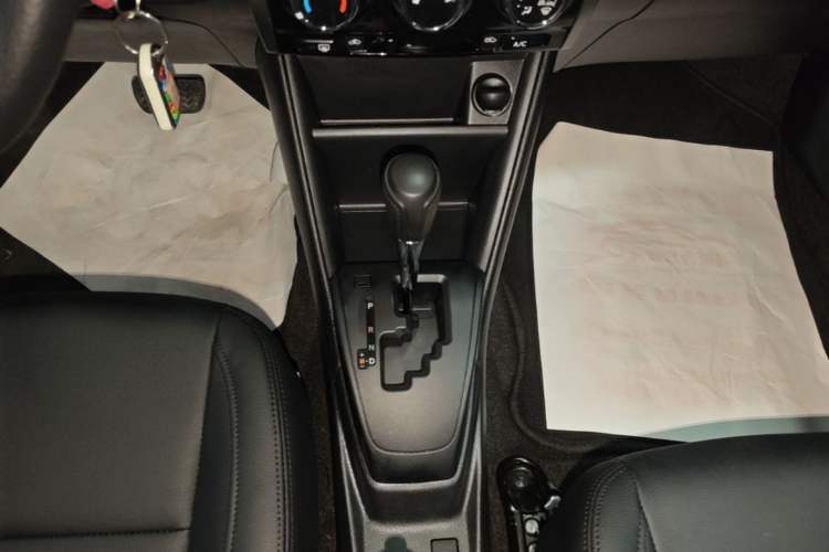 Used Toyota YARiS L Zhi Xuan 2016 Revised 1.5E CVT Charming Edition Gear Lever
