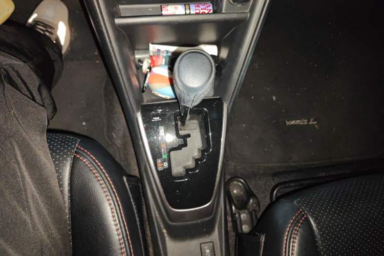 Used Toyota YARiS L Zhi Xuan 2016 Revised 1.5G CVT Xuan Dong Edition Gear Lever