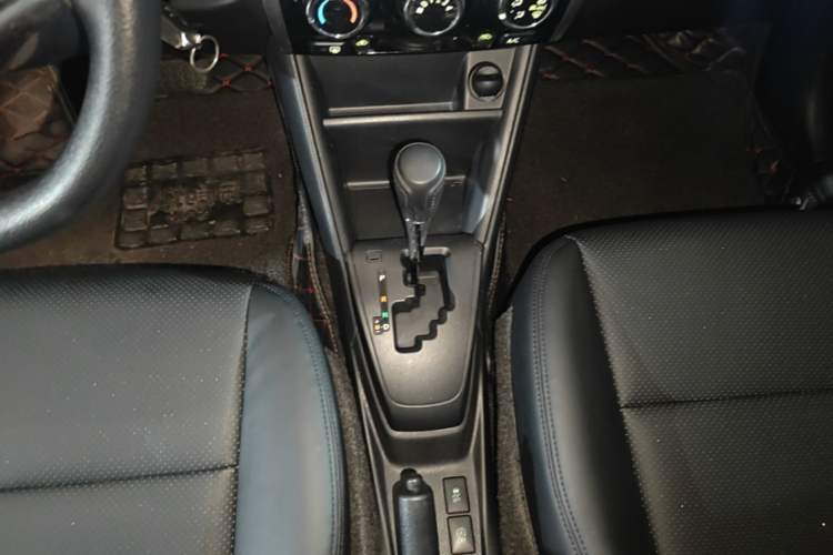 Used Toyota YARiS L Zhi Xuan 2016 Revised 1.5E CVT Charming Edition Gear Lever