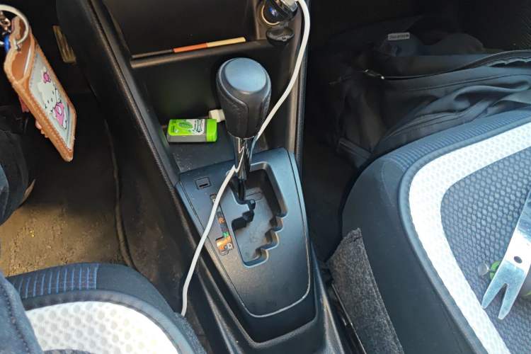 Used Toyota YARiS L Zhi Xuan 2016 Revised 1.5E CVT Charming Edition Gear Lever