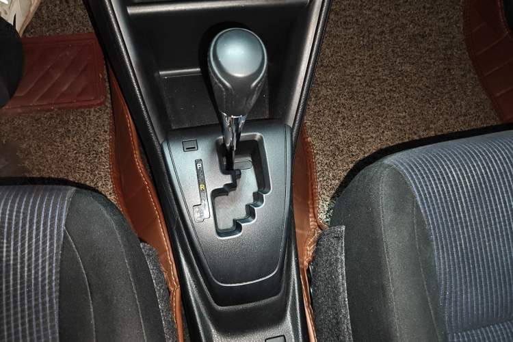 Used Toyota YARiS L Zhi Xuan 2016 Revised 1.5E CVT Charming Edition Gear Lever