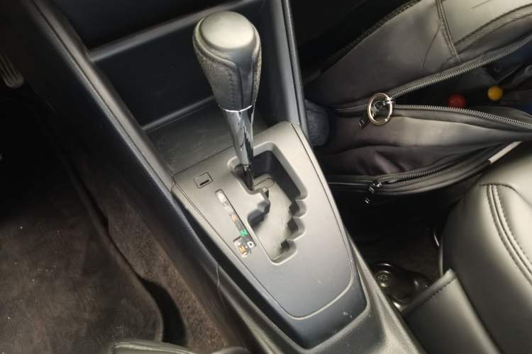 Used Toyota YARiS L Zhi Xuan 2016 Revised 1.5E CVT Charming Edition Gear Lever