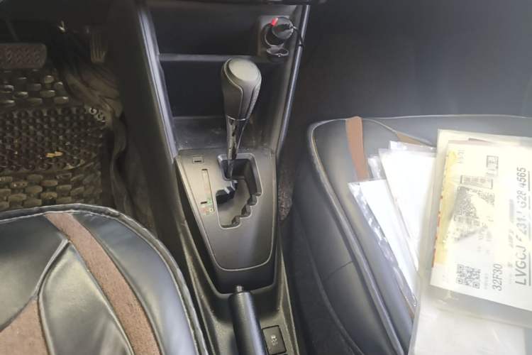 Used Toyota YARiS L Zhi Xuan 2016 Revised 1.5E CVT Charming Edition Gear Lever
