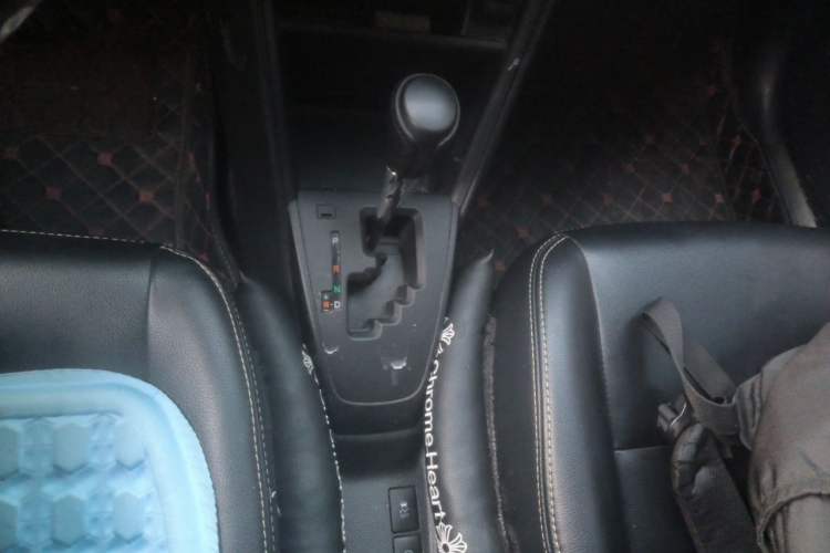 Used Toyota YARiS L Zhi Xuan 2016 Revised 1.5E CVT Charming Edition Gear Lever