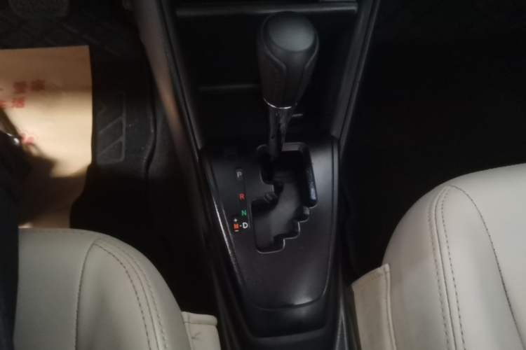 Used Toyota YARiS L Zhi Xuan 2016 Revised 1.5E CVT Charming Edition Gear Lever