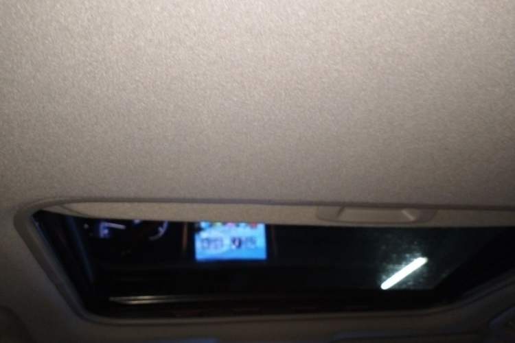 Used Toyota YARiS L Zhi Xuan 2016 Revised Version 1.5G CVT with Dynamic Sunroof Headliner