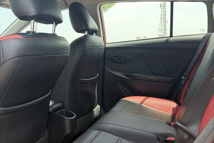 Used Toyota YARiS L Zhi Xuan 2016 Revised 1.5E CVT Charming Edition Headliner