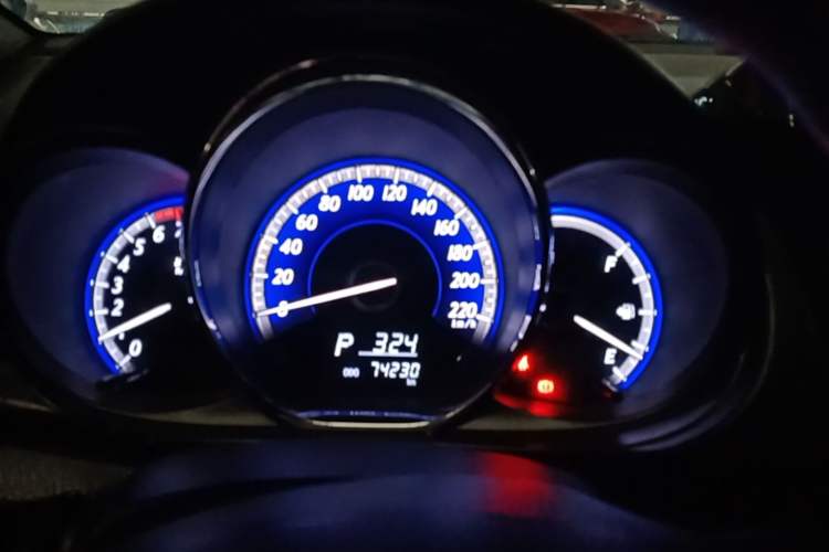 Used Toyota YARiS L Zhi Xuan 2016 Revised Version 1.5G CVT with Dynamic Sunroof Instrument Cluster