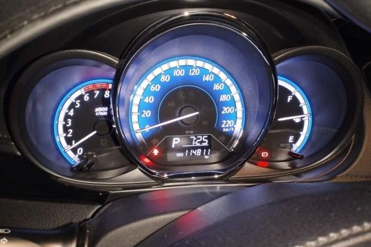 Used Toyota YARiS L Zhi Xuan 2016 Revised Version 1.5G CVT with Dynamic Sunroof Instrument Cluster