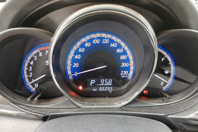 Used Toyota YARiS L Zhi Xuan 2016 Revised Version 1.5G CVT with Dynamic Sunroof Instrument Cluster