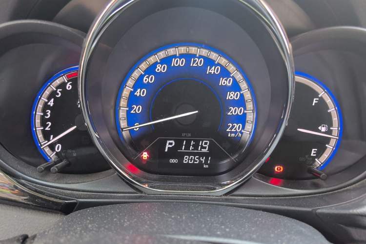 Used Toyota YARiS L Zhi Xuan 2016 Revised Version 1.5G CVT with Dynamic Sunroof Instrument Cluster