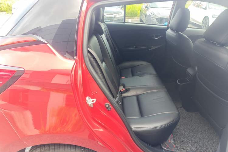 Used Toyota YARiS L Zhi Xuan 2016 Revised Version 1.5G CVT with Dynamic Sunroof Interior 4