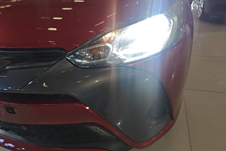 Used Toyota YARiS L Zhi Xuan 2016 Revised 1.5E CVT Charming Edition Left Front Headlight