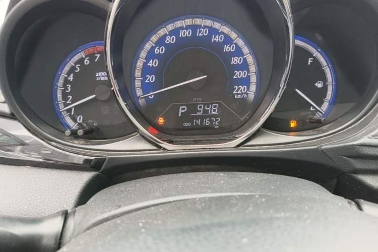 Used Toyota YARiS L Zhi Xuan 2016 Revised Version 1.5G CVT with Dynamic Sunroof Odometer Close Up