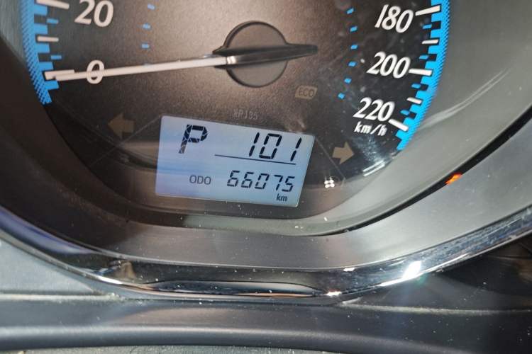Used Toyota YARiS L Zhi Xuan 2016 Revised 1.5E CVT Charming Edition Odometer Close Up