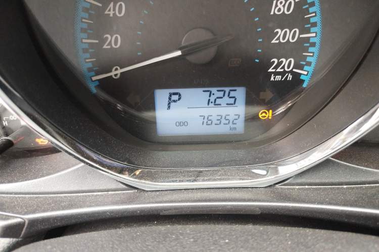 Used Toyota YARiS L Zhi Xuan 2016 Revised 1.5G CVT Xuan Dong Edition Odometer Close Up